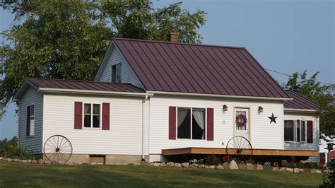 houses with burgundy metal roofs